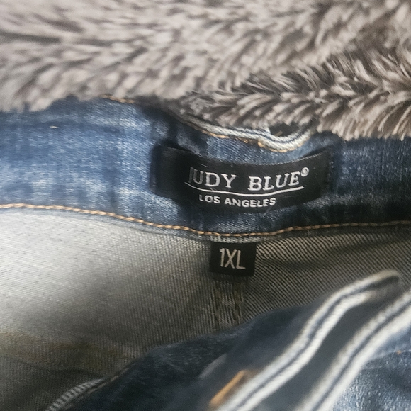 Judy Blue Distressed Denim Shorts - Medium Blue - Picture 4 of 4